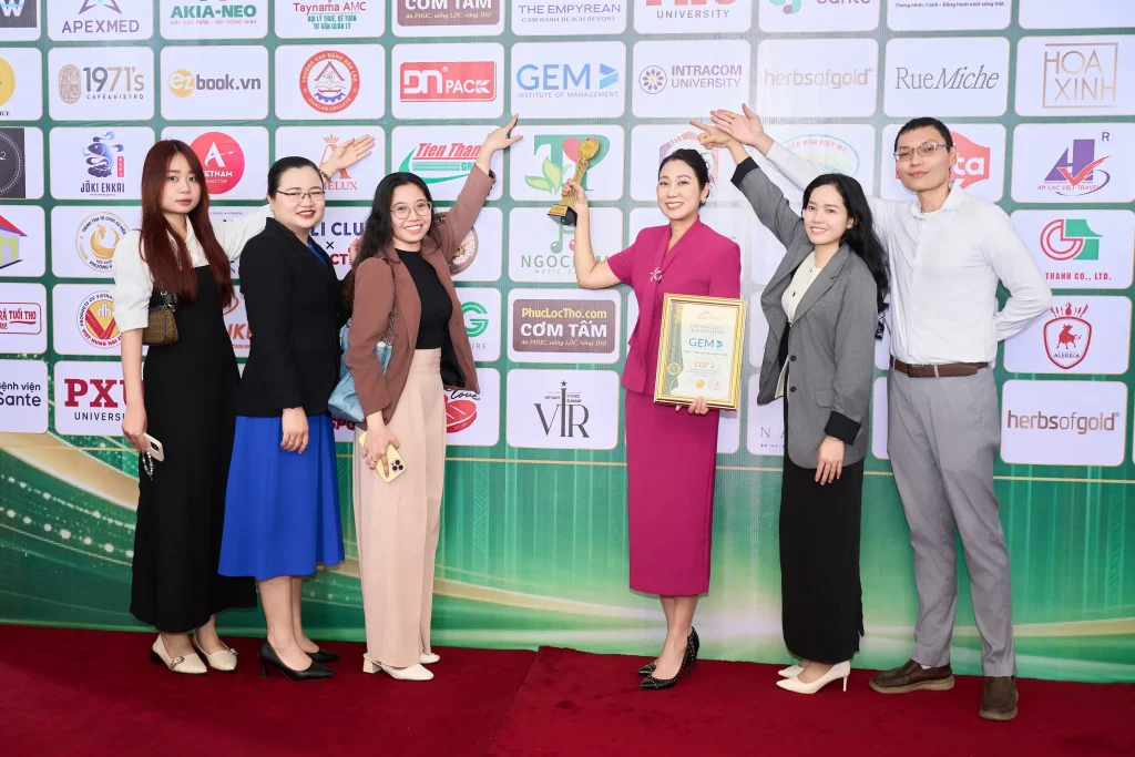 top-5-thuong-hieu-dao-tao-quan-ly-and-lanh-dao-xuat-sac-viet-nam-2026-3